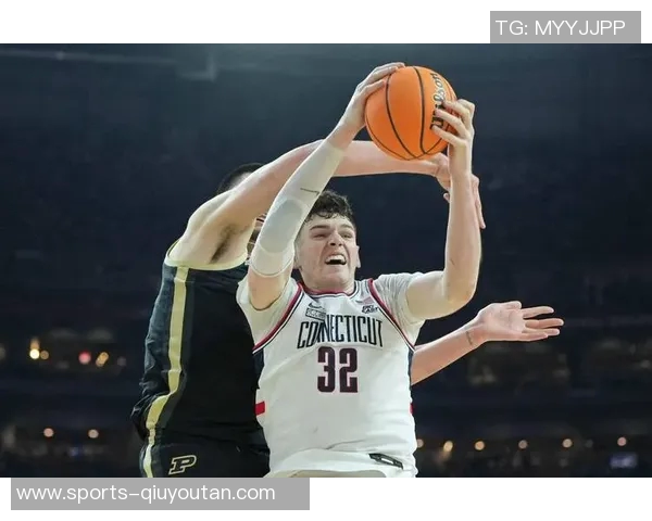 开拓者4中锋三分表现分析杨瀚森克林根罗威里斯数据对比