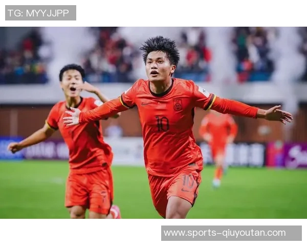 蒯纪闻强势突破三人防线禁区射门遭扑救精彩瞬间回顾