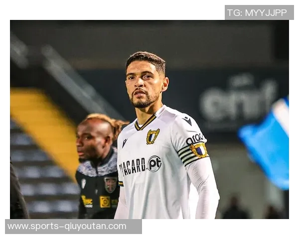 里切利正式租借巴甲维多利亚上赛季曾在西海岸效力