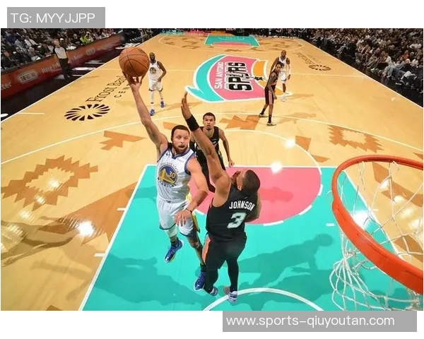 库里回应文班干扰罚球事件称特意配合球迷反应